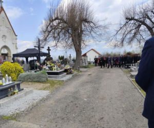 Druh Bogdan uderzył w słup jadąc do pożaru traw. Słowa księdza podczas pogrzebu wyciskają łzy