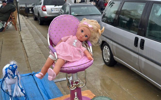 Lubelska Giełda Staroci wróciła po przerwie. Deszcz odstraszył tłumy, ale okazji nie brakowało