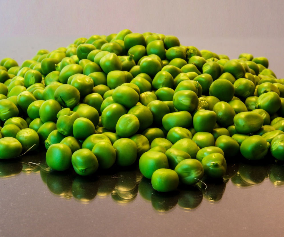 salatka-z-groszku-i-papryki-jak-zrobic.jpg