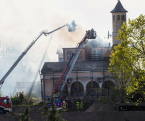 Płonie zabytkowy pałac w Lubuskiem! Gigantyczna akcja straży pożarnej