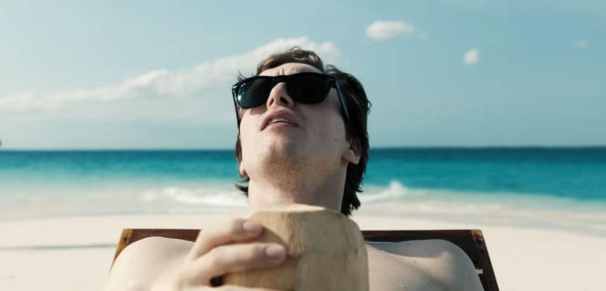 Kadry z teledysku "Chciałem być kimś" i filmu "Król dopalaczy"