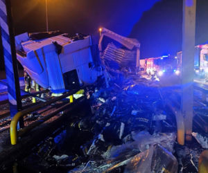 Paraliż na autostradach A1 i A4. Seria wypadków ciężarówek utrudnia dojazd do Katowic