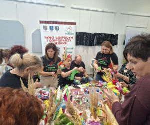 Starachowice tętnią tradycją! Trwa pierwszy Festiwal Kół Gospodyń i Gospodarzy Wiejskich „Lokalne pasje”