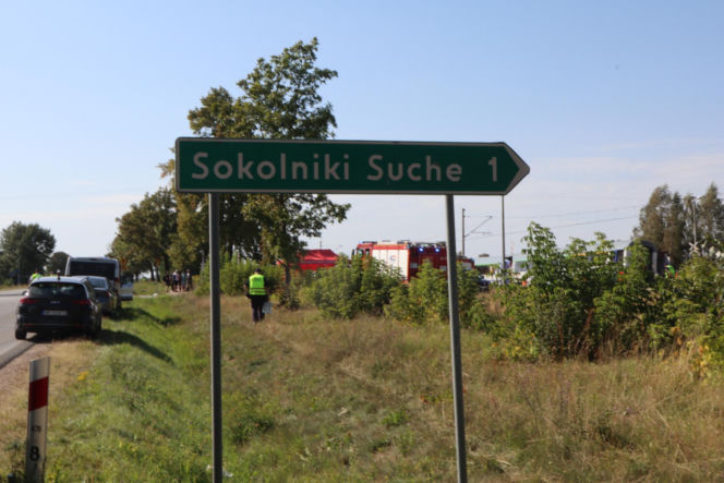 Miejsce katastrofy kolejowej. Pasażerowie opowiedzieli nam, co działo się tuż po zderzeniu z ciężarówką