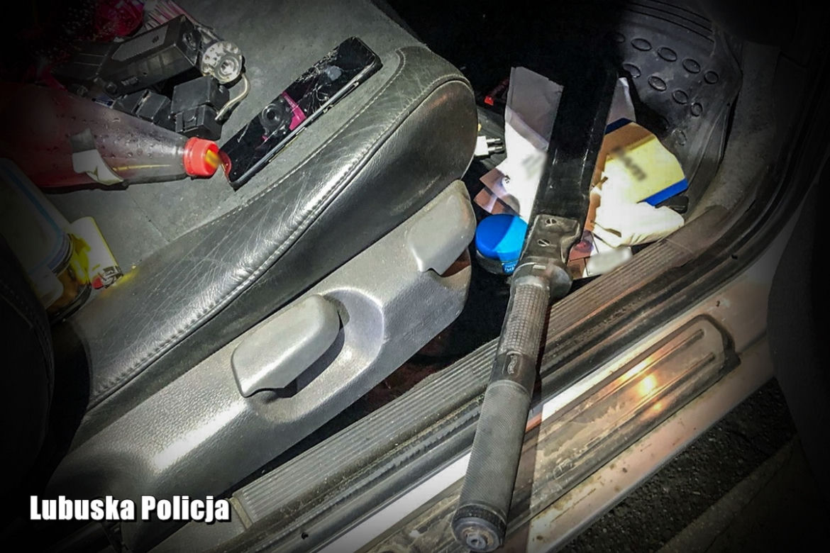 Zatrzymał byłą dziewczynę na środku ulicy i wyjął broń! W jego aucie był ładunek wybuchowy. Szok w Sulechowie [ZDJĘCIA].