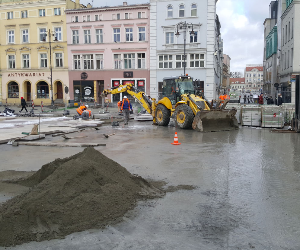 Stary Rynek w Bydgoszczy pięknieje w oczach. Zaglądamy na plac budowy! [ZDJĘCIA,