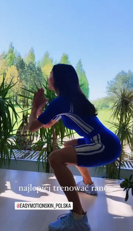 Justyna Steczkowska modeluje pupę prądem