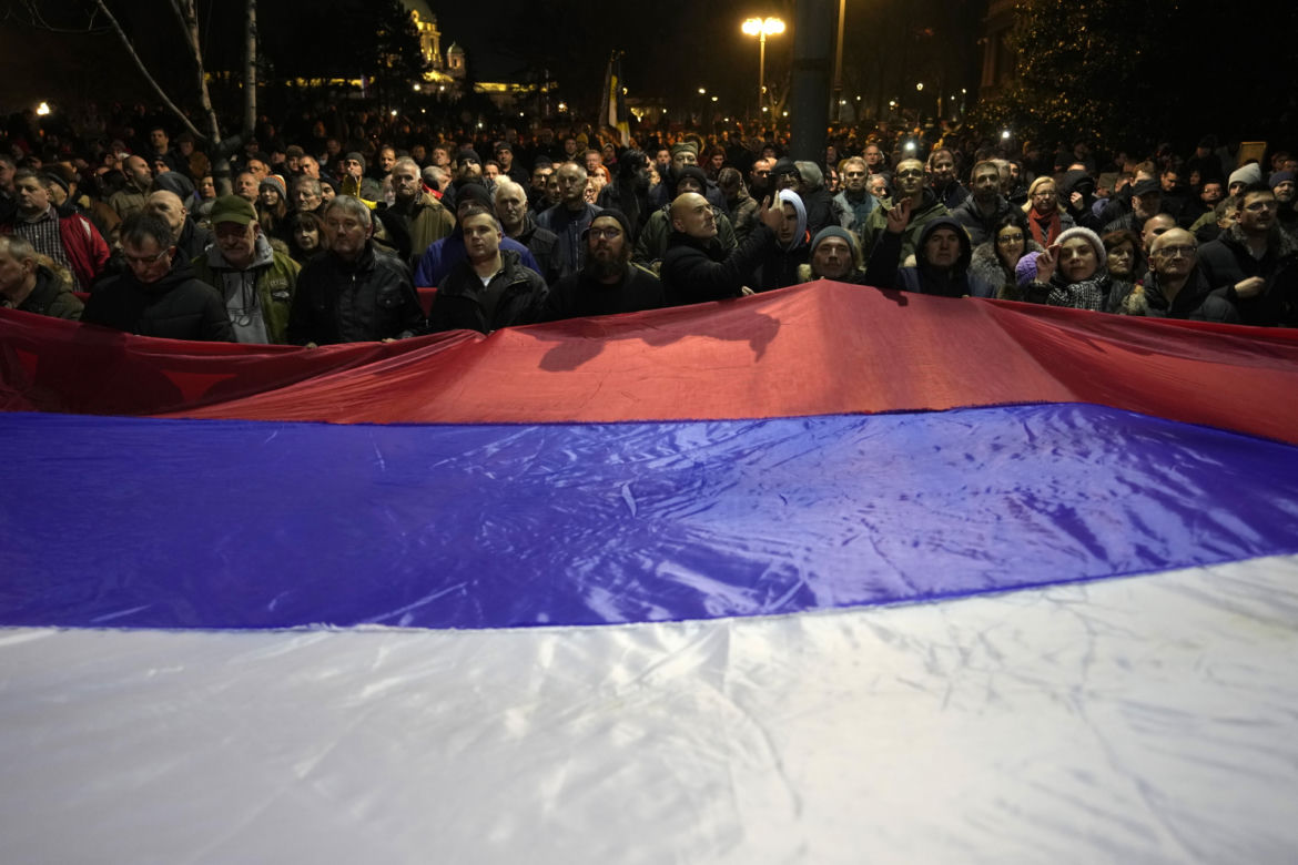 Putin chce przejąć władzę w Serbii? Prorosyjskie ataki w Belgradzie