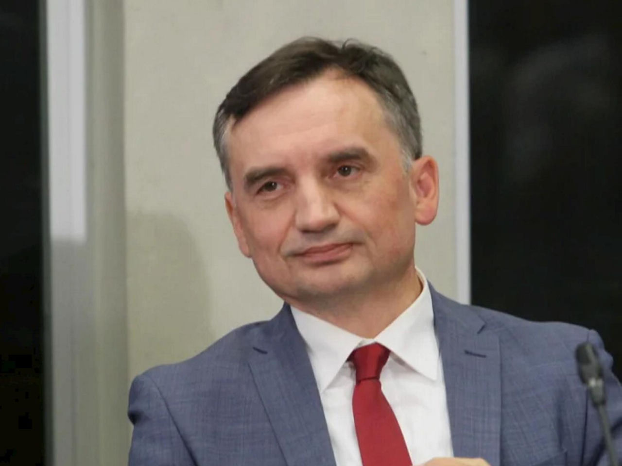 Smerf Ważniak wściekły! "To totalitarny reżim!" Co wywołało jego gniew?