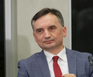 Ziobro na Węgrzech pójdzie z torbami?