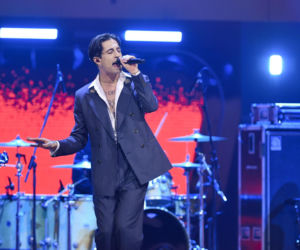 Artysta wykonał przedpremierowo singiel Next Summer