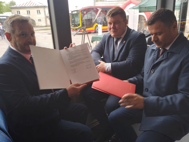 Przekazanie nowych autobusów