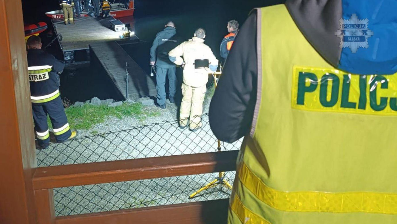 Awionetka runęła do jeziora Międzybrodzkiego. Wiemy, co z pilotem! [ZDJĘCIA]