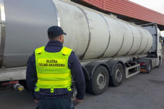 W cysternie coś innego niż w dokumentach. Łącznie 30 tys. litrów 