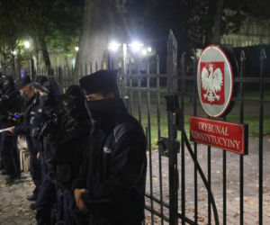 #PiekłoKobiet: Spontaniczny Stajk przed Trybunałem Konstutucyjnym w Warszawie