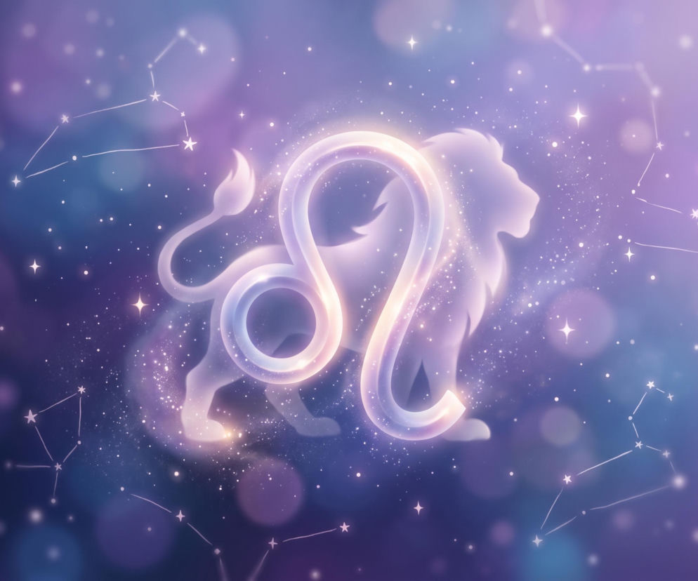 Świecący symbol zodiakalnego Lwa na tle gwieździstego nieba. O horoskopie dziennym dla Lwa przeczytasz w Eska.