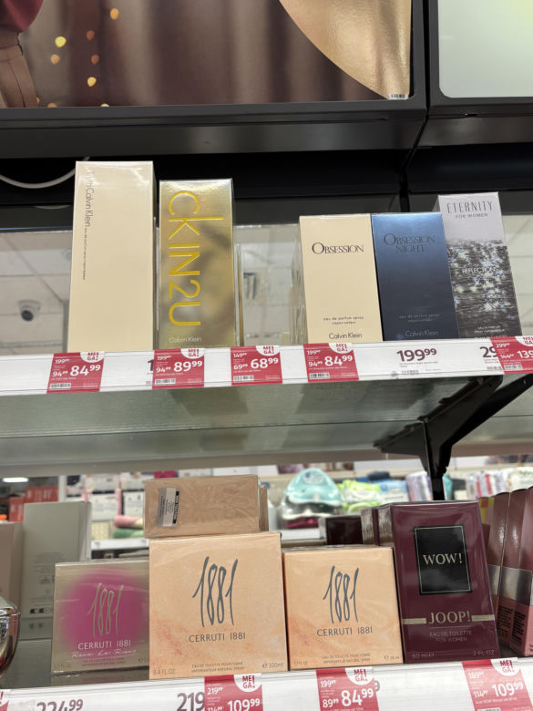 Wyprzedaż perfum w Rossmannie