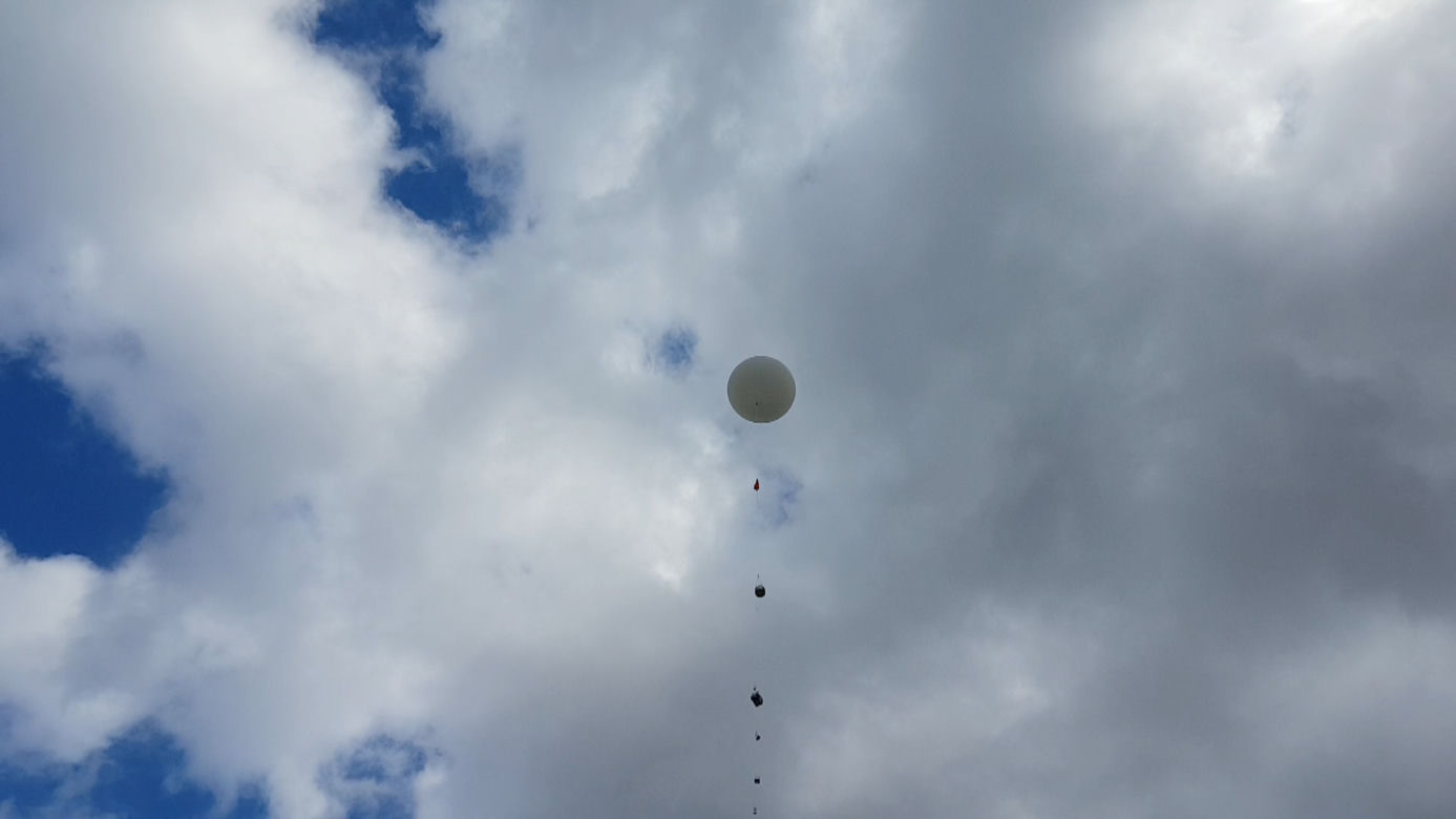 Start balonów stratosferycznych w misję KOSMOS