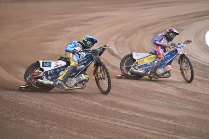 PRES Grupa Deweloperska Toruń - Stelmet Falubaz Zielona Góra, zdjęcia kibiców i zawodników ze sparingu na Motoarenie