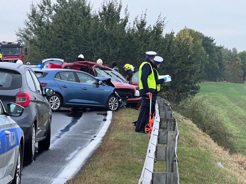 Śmiertelny wypadek w Mąkowarsku! Czarna seria na DK 25 [ZDJĘCIA]