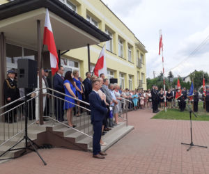 Dąbrówka Stany, gmina Skórzec: nowym wozem strażackim, po nowej drodze, do nowej szkoły