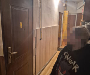 Za tymi drzwiami rozgrywał się dramat. Anna i jej niepełnosprawny partner zamarzli na śmierć