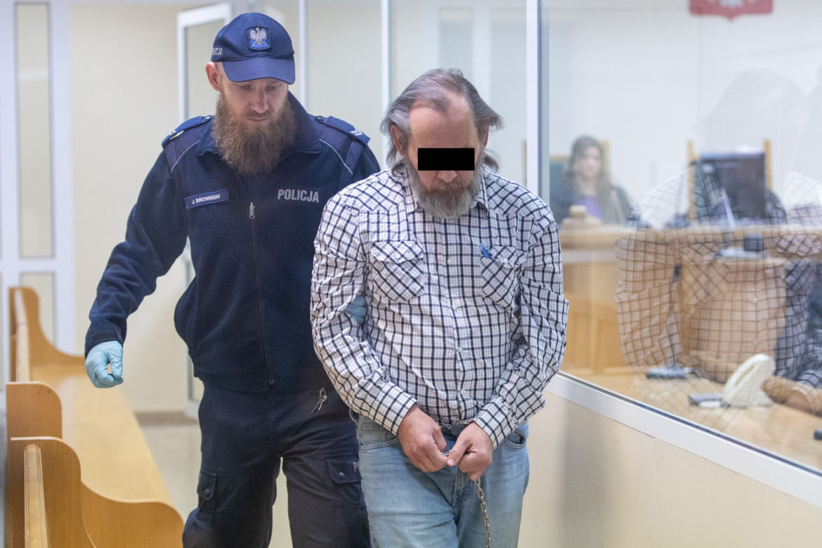 Prokuratura oskarża go o zabójstwo Aleksandry i Oliwii. "Zabójca z działek" nie okazywał żadnych emocji 