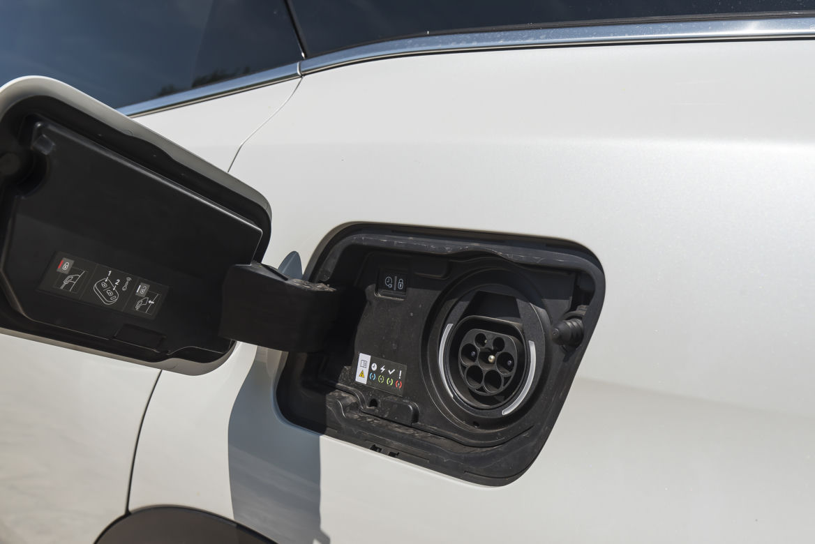 Peugeot 3008 GT HYbrid4 300 KM e-EAT8