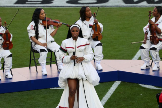 Halftime show na Super Bowl 2026: Bad Bunny, Lady Gaga, Pedro Pascal, Cardi B, John Bon Jovi i smaczki polityczne