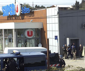 Francja zakładnicy supermarket