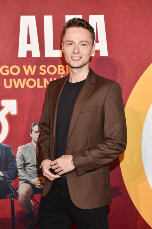 Tak przez lata zmieniał się Patryk Pniewski. Zaczynał jako idol nastolatek w "Pierwszej miłości"