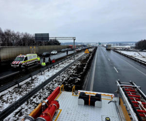 Droga w obu kierunkach jest całkowicie zablokowana