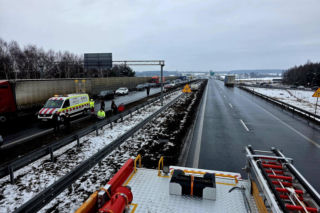 Droga w obu kierunkach jest całkowicie zablokowana