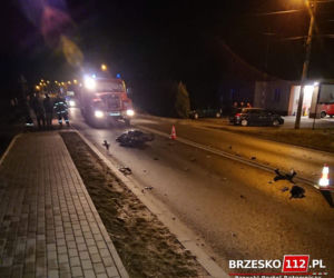 ZDERZENIE motoroweru z osobówką! Jedna osoba trafiła do szpitala