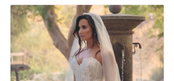 Demi Lovato pokazała zdjęcie w sukni ślubnej. Wygląda zjawiskowo! 