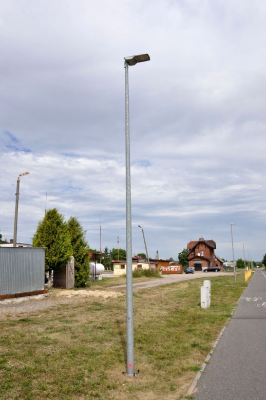 Strzlali do lamp