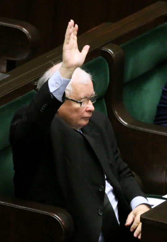 Tajny plan Kaczyńskiego: stan wyjątkowy by zatrzymać Trzaskowskiego