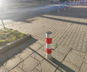 Słupki na ul. Czachowskiego