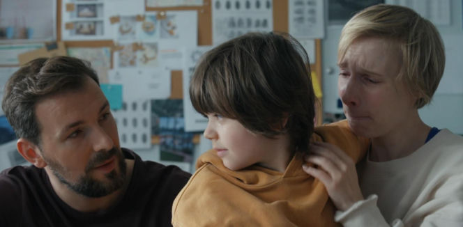 Barwy szczęścia odc. 3276. Sonia (Weronika Nockowska), Marcin Kodur (Oskar Stoczyński), Mateuszek (Filip Kowalewicz)