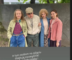 Stulecie Winnych 4 sezon na planie. Ula (Kamila Tytło), Ryszard (Piotr Rogucki), Basia (Kamila Bujalska), Julia Jula (Maja Kowalska)