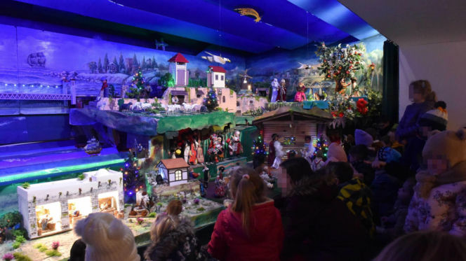 Ruchoma szopka bożonarodzeniowa w kościele zakonu Redemptorystów o. Rydzyka