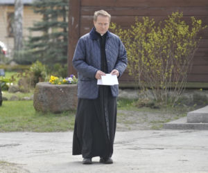 Ojciec Matuesz - Artur Żmijewski