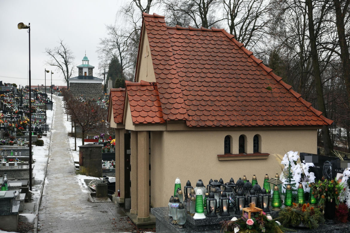 Tak wygląda grób ks. Isakowicza-Zaleskiego rok po jego śmierci