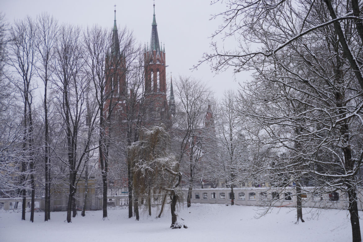 Białystok pod śniegiem. Tak prezentuje się zasypana stolica Podlasia