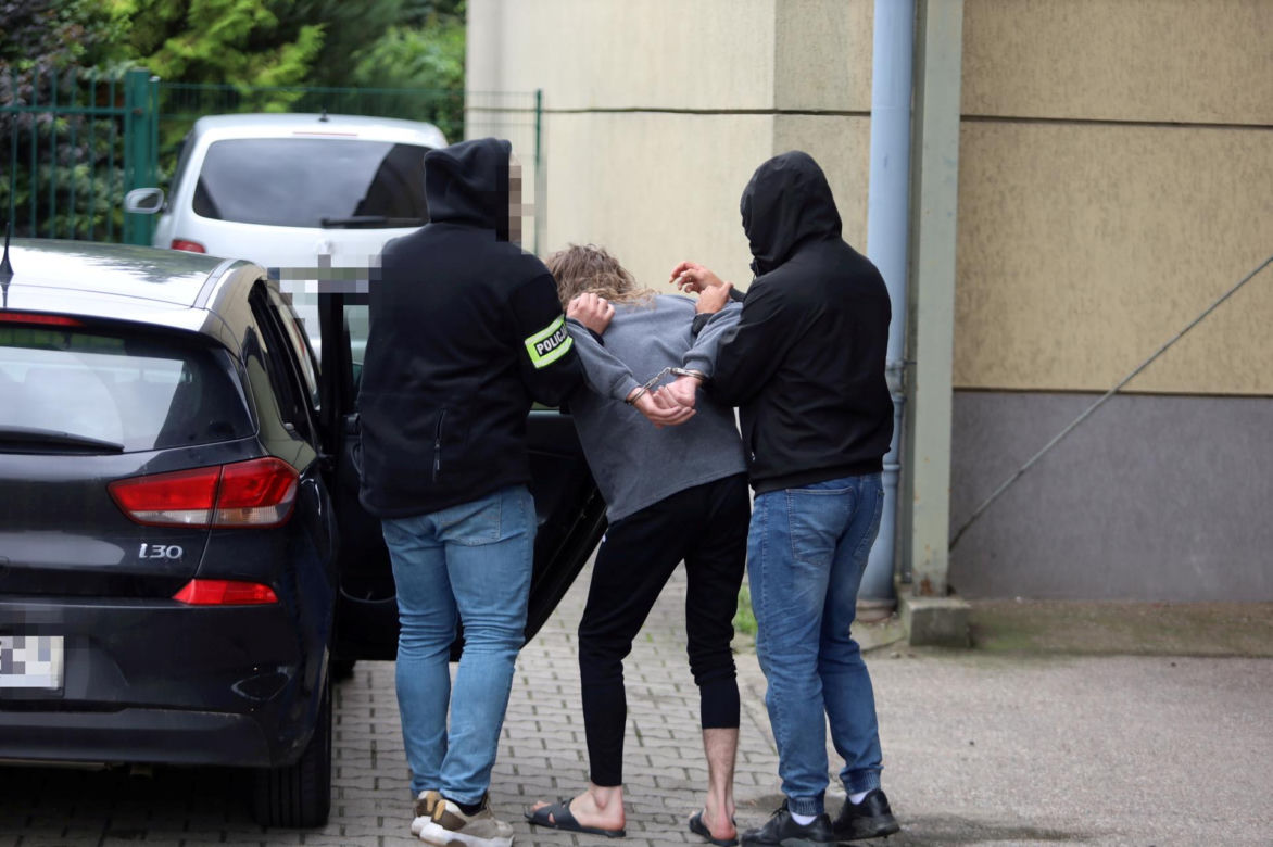 Syn zabił rodziców?! Szukali go policjanci z trzech województw