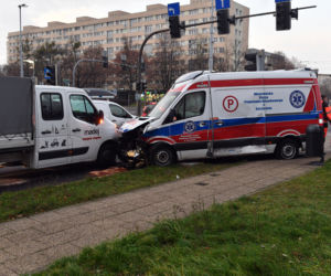 Szczecin: Wypadek karetki pogotowia.