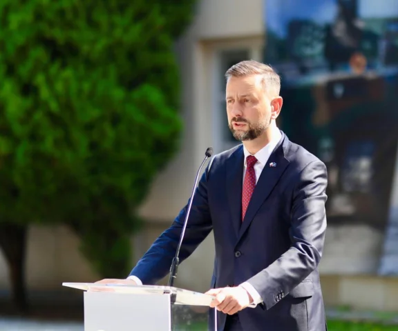 Bezpieczeństwo Polski priorytetem. Fortyfikacje, F-35 i stała baza USA – to plan MON