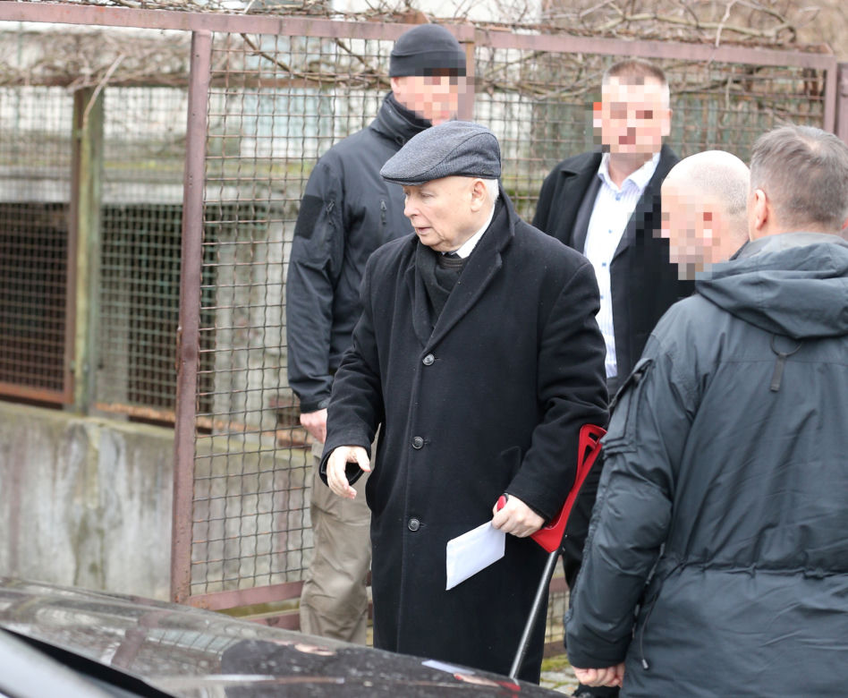 Jarosław Kaczyński na niedzielnej mszy