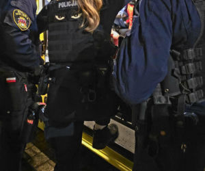 Kobieta pobita i spryskana gazem na rynku w Krakowie. Miała rozerwane ucho