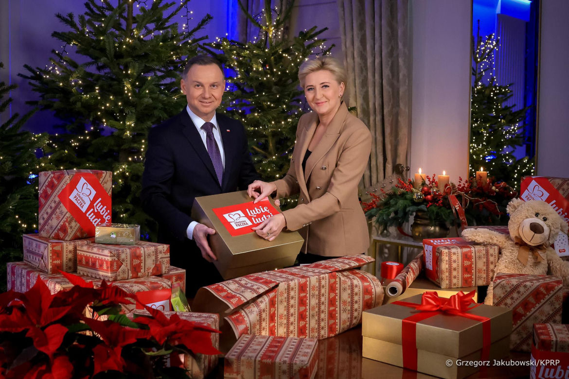 Świąteczne stylizacje Agaty Dudy 